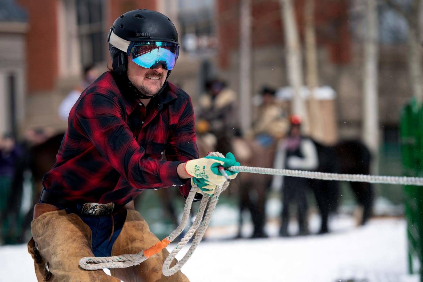 Skijoring: así es la loca carrera que fusiona los caballos, el esquí y el lejano Oeste