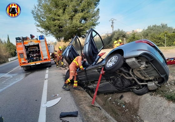 Los bomberos tuvieron que excarcelar al conductor.