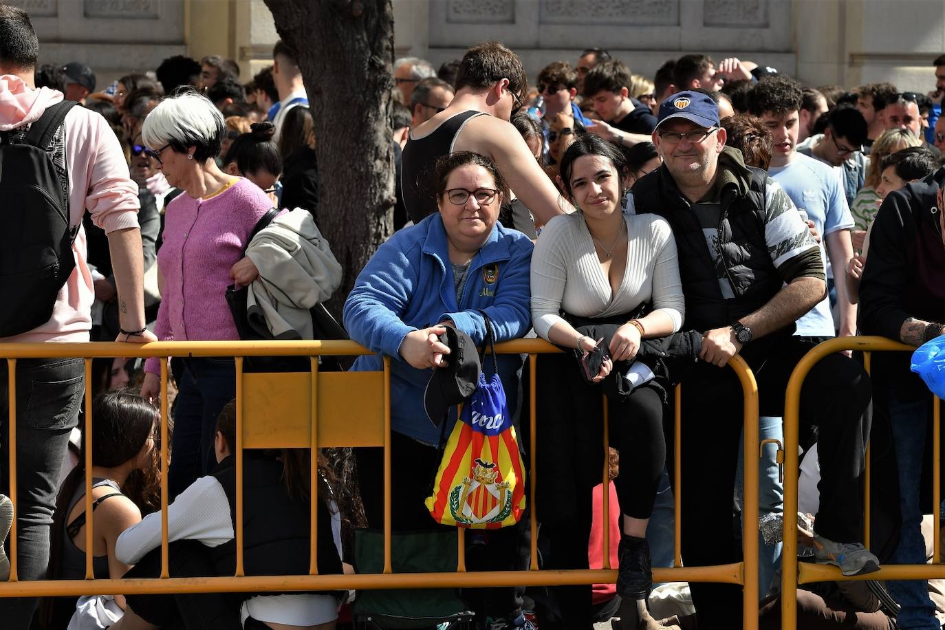 Búscate en la mascletà del 8 de marzo