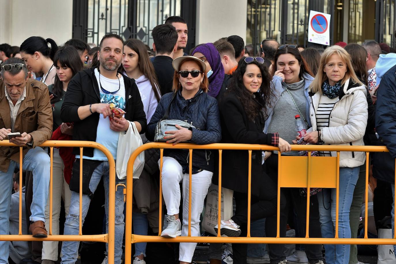 Búscate en la mascletà del 8 de marzo