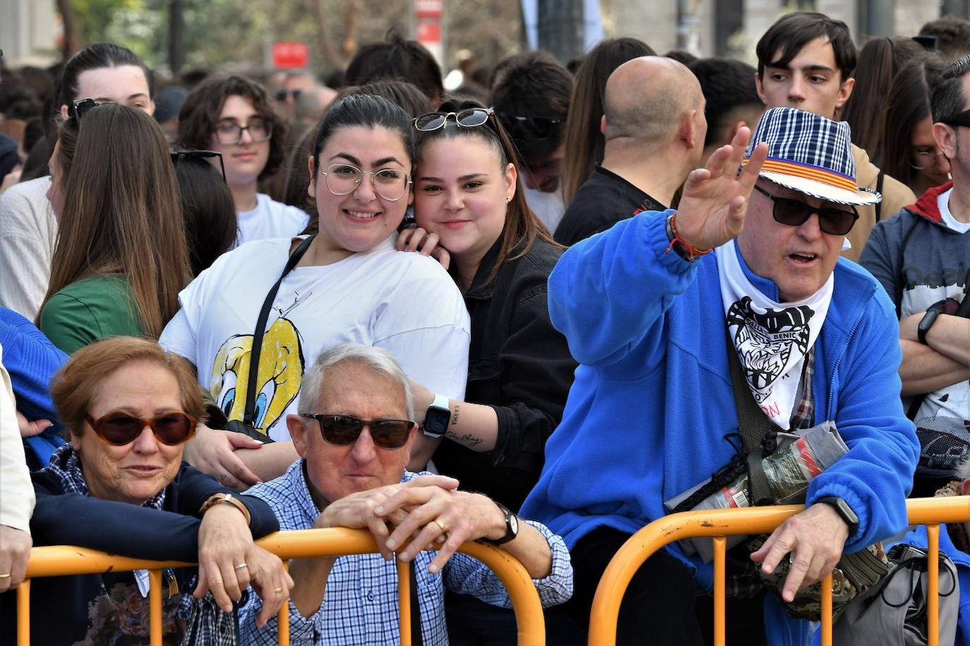 Búscate en la mascletà del 8 de marzo