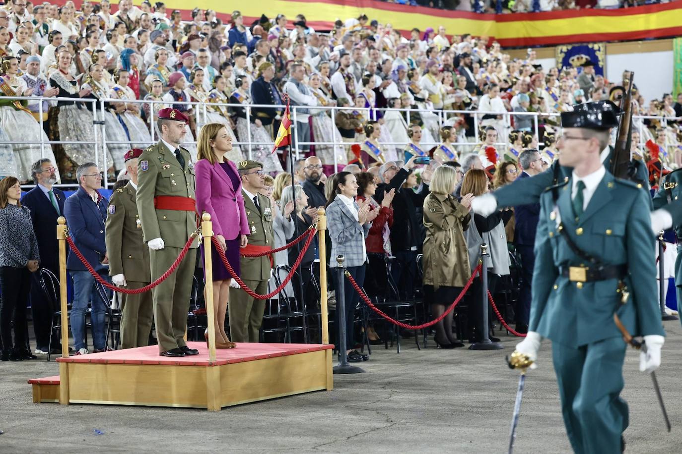 Homenaje de las Fuerzas Armadas a las falleras mayores de Valencia 2023