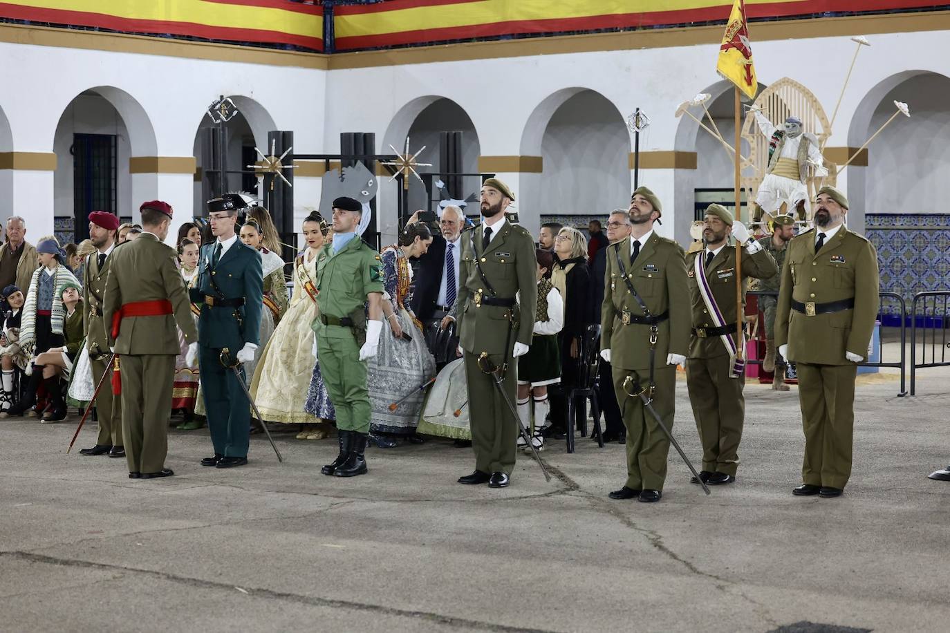 Homenaje de las Fuerzas Armadas a las falleras mayores de Valencia 2023