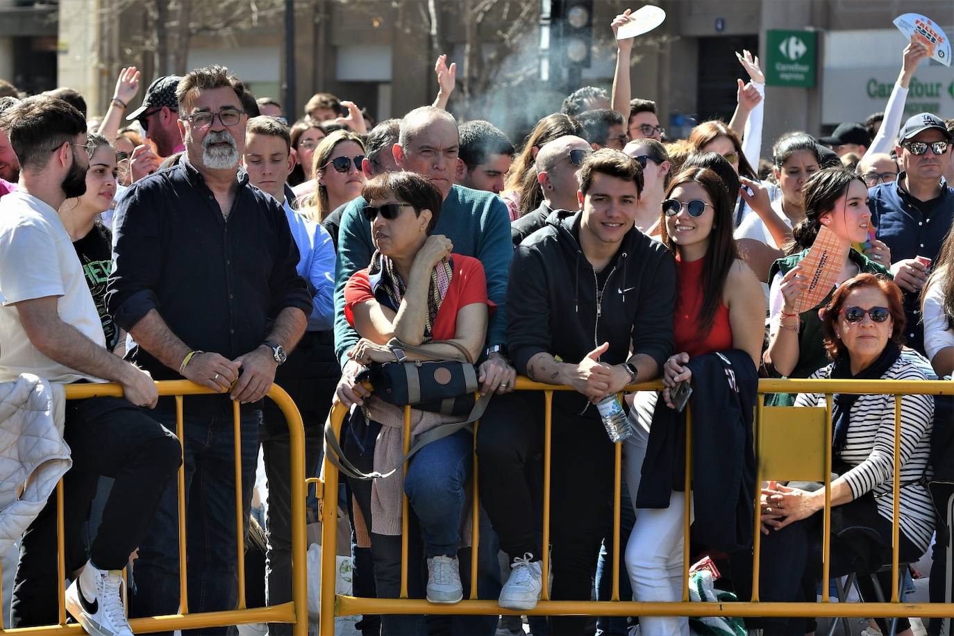 Búscate en la mascletà del viernes 10 de marzo