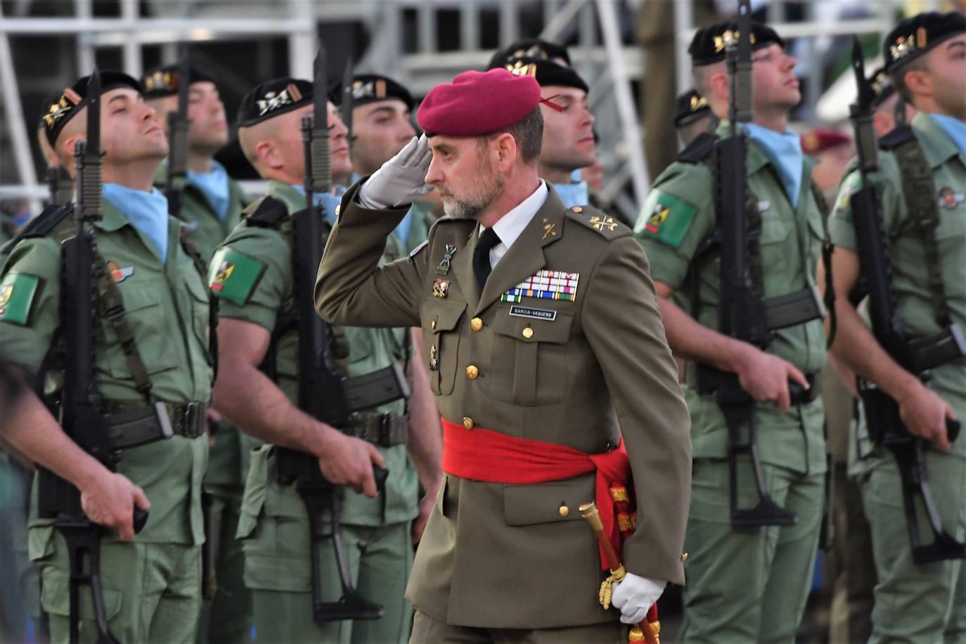 Homenaje de las Fuerzas Armadas a las falleras mayores de Valencia 2023