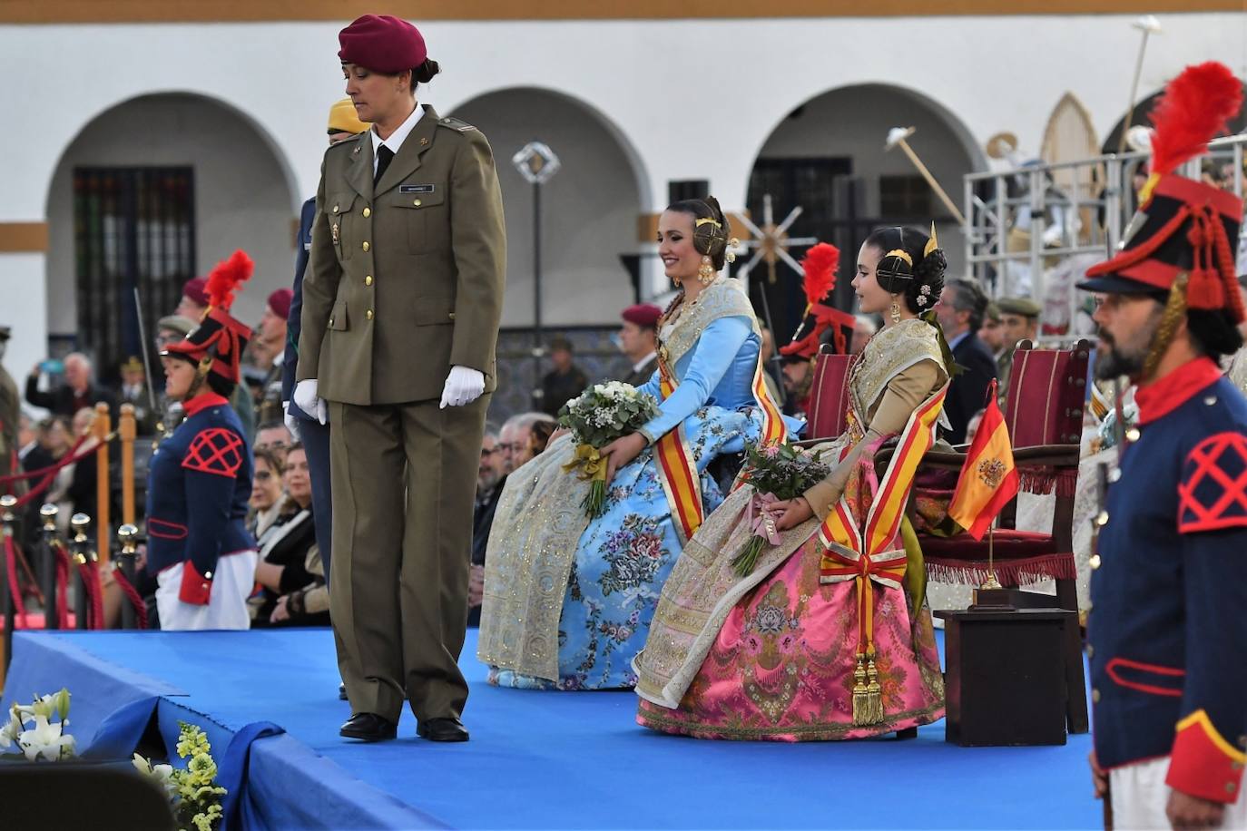 Homenaje de las Fuerzas Armadas a las falleras mayores de Valencia 2023