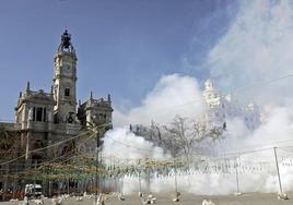 Mascletà de las Fallas en Valencia.