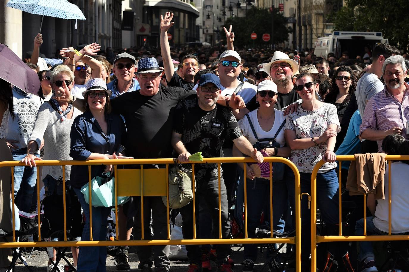 Búscate en la mascletà del domingo 12 de marzo