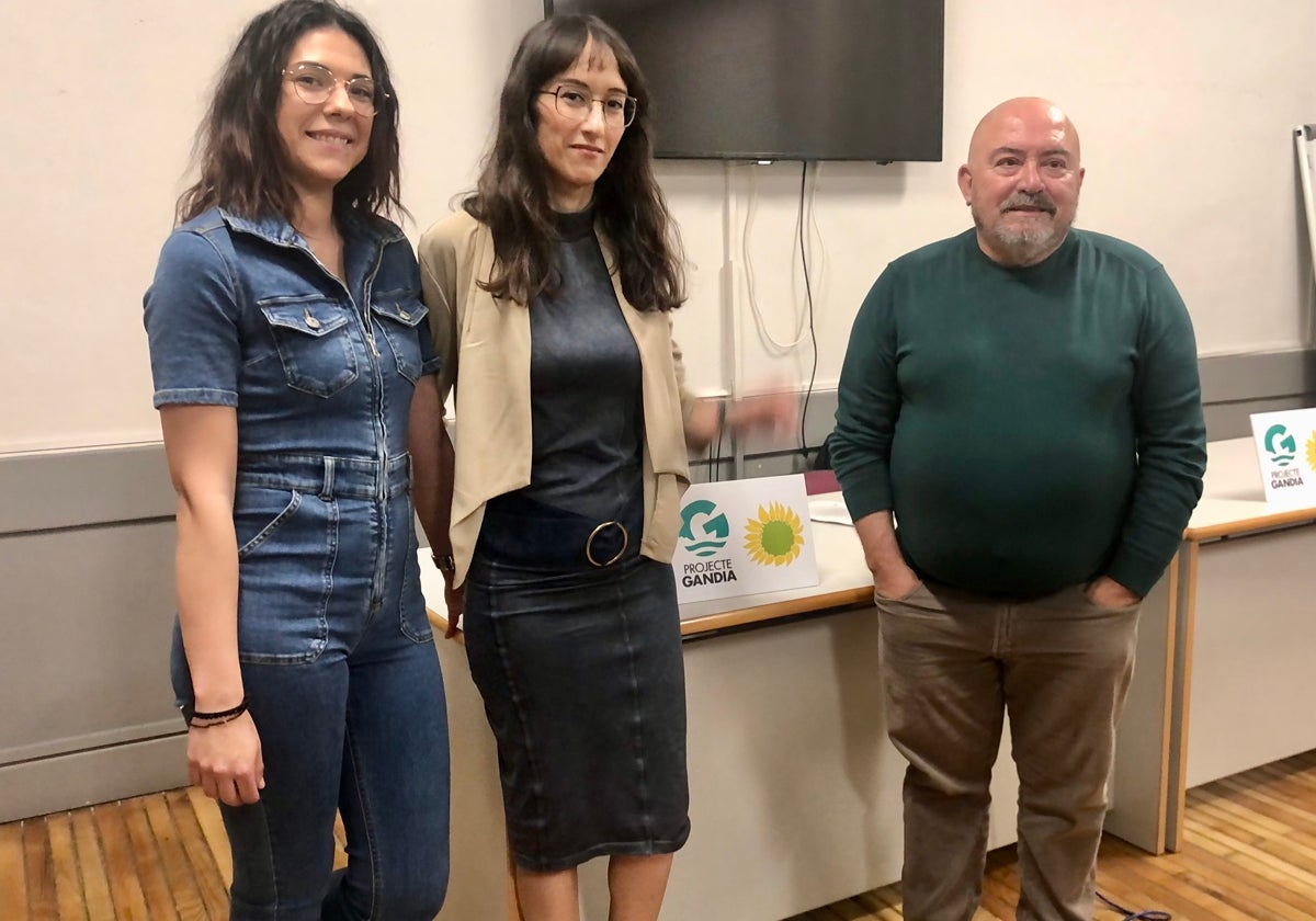 Irene Vila, de Els Verds; la exedil de Gandia Laura Morant, y el líder de Els Verds y exconcejal, Joan Francesc Peris.