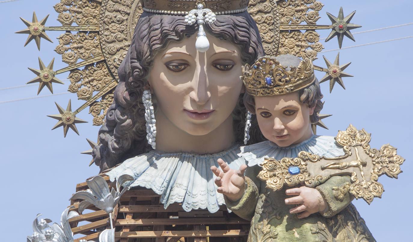 Desperfectos en la estructura para la Ofrenda a la Virgen de los Desamparados