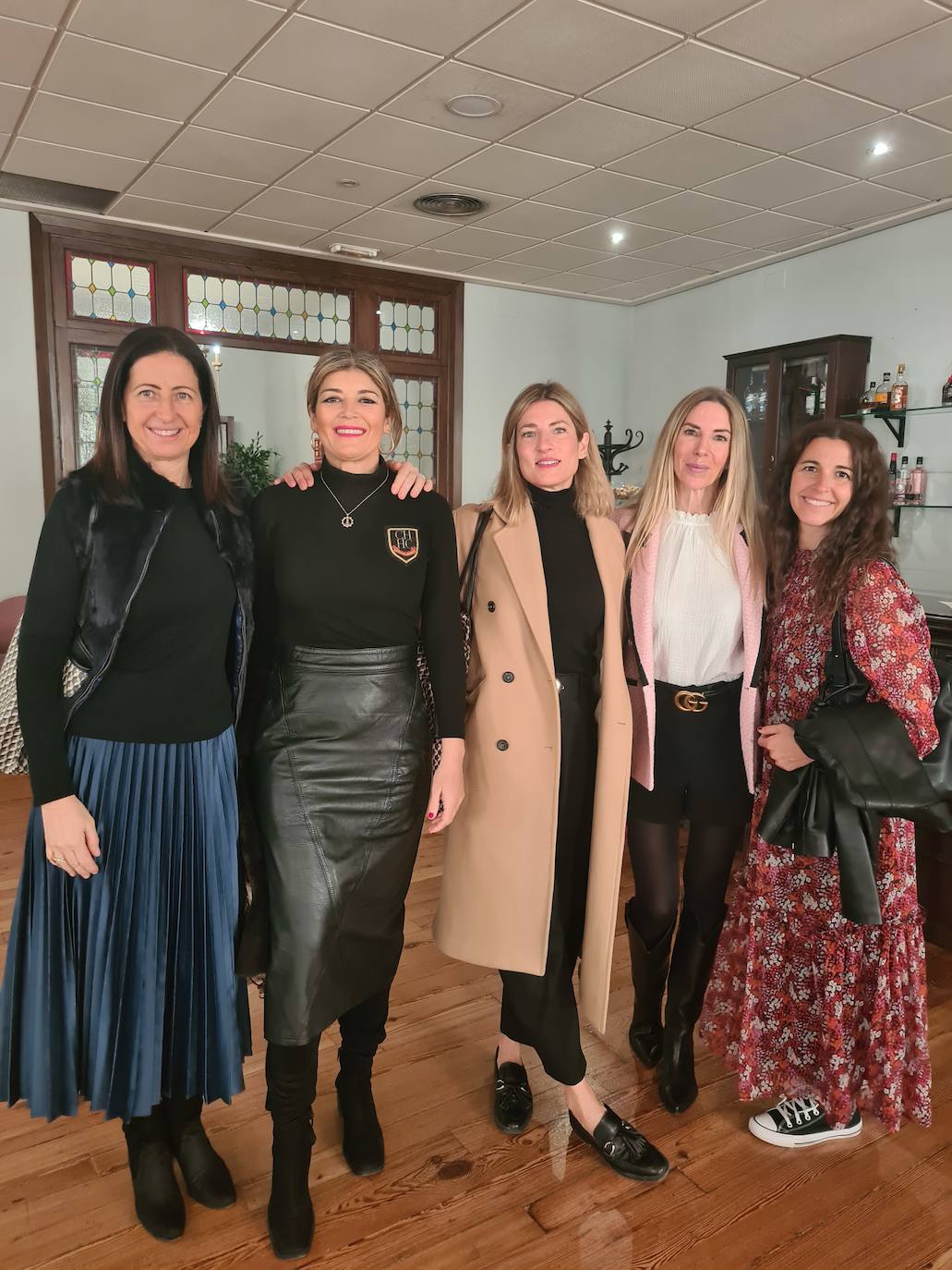 Beatriz Maset, Paula Canet, Lorena Oliver, Marta Tarazaga y Mapi Gómez.