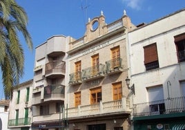 Fachada del Ayuntamiento de l'Alcúdia de Crespins.