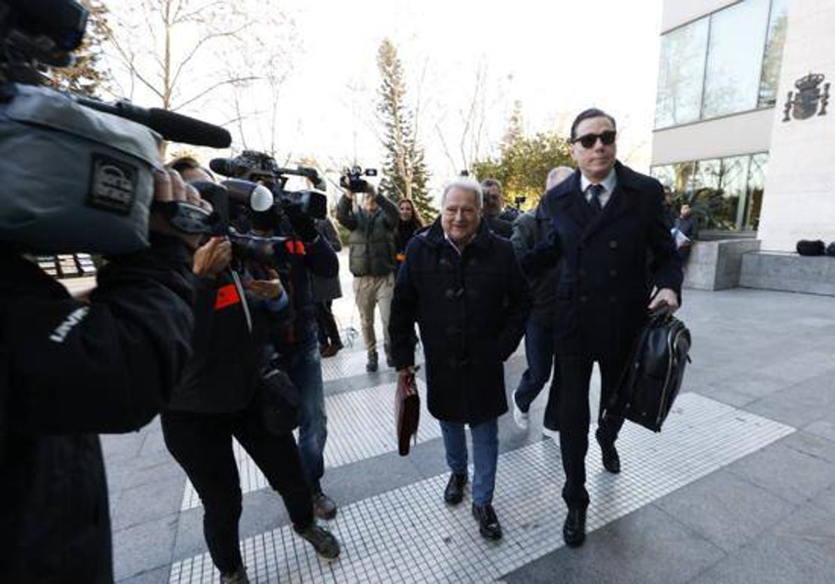 Alfonso Rus, en las inmediaciones de la Ciudad de la Justicia.