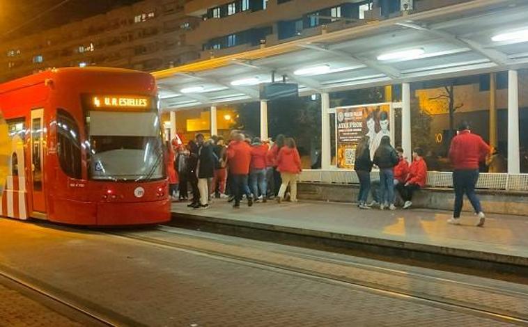 Imagen principal - Así ha reforzado Metrovalencia su servicio en Fallas