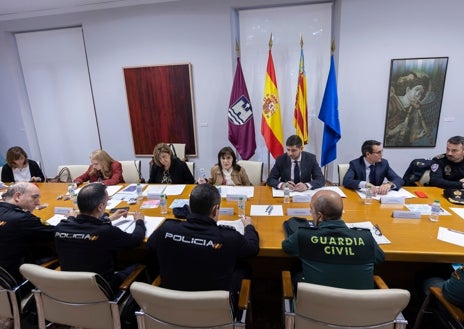 Imagen secundaria 1 - Actos falleros en el Grau, junta de seguridad y rueda de prensa sobre horarios y tráfico en las Fallas de 2023 en Gandia