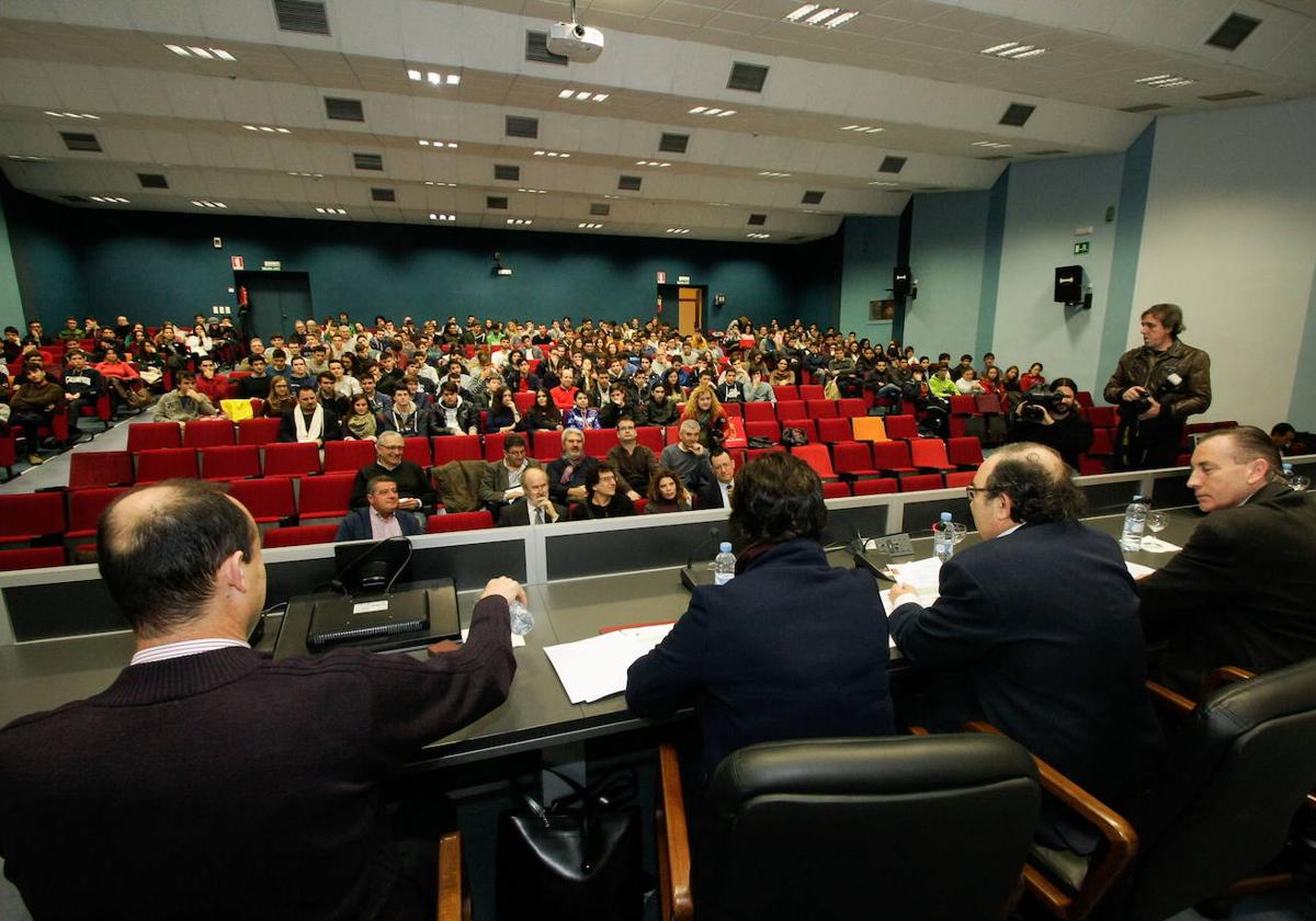 Acto inaugural de la fase autonomica de la Olimpiada Matematica Española en una imagen de archivo