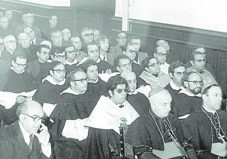 Imagen de la ssión inaugural de la Facultad de Teología.