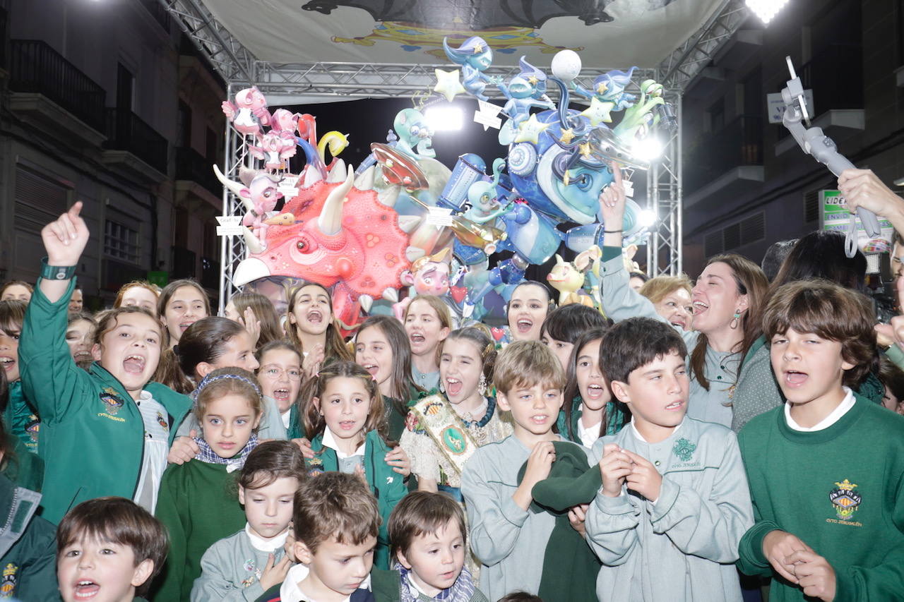 Convento Jerusalén celebra por todo lo alto el primer premio a mejor falla infantil