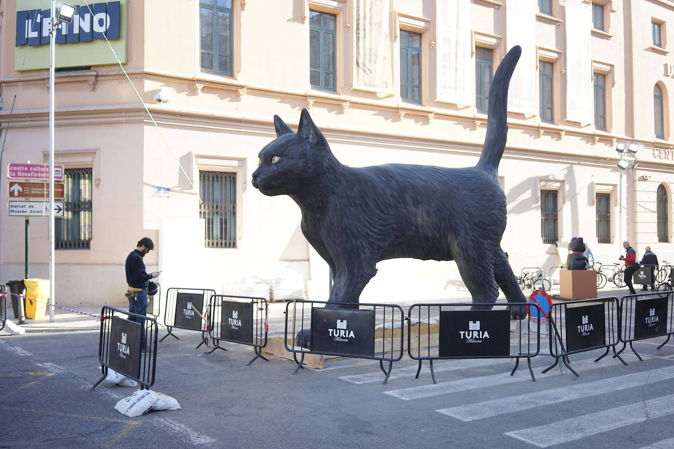 El gato negro de la Falla Corona.