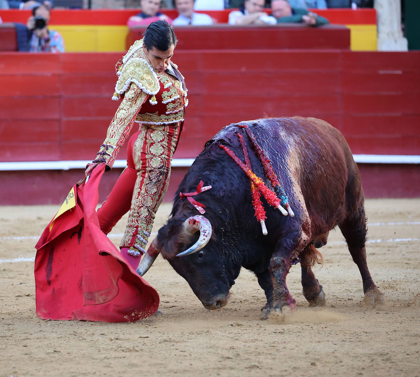 Así fue la corrida de toros de la Feria de Fallas 2023 del 15 de marzo: Paco Ureña, Ángel Téllez y Francisco de Manuel