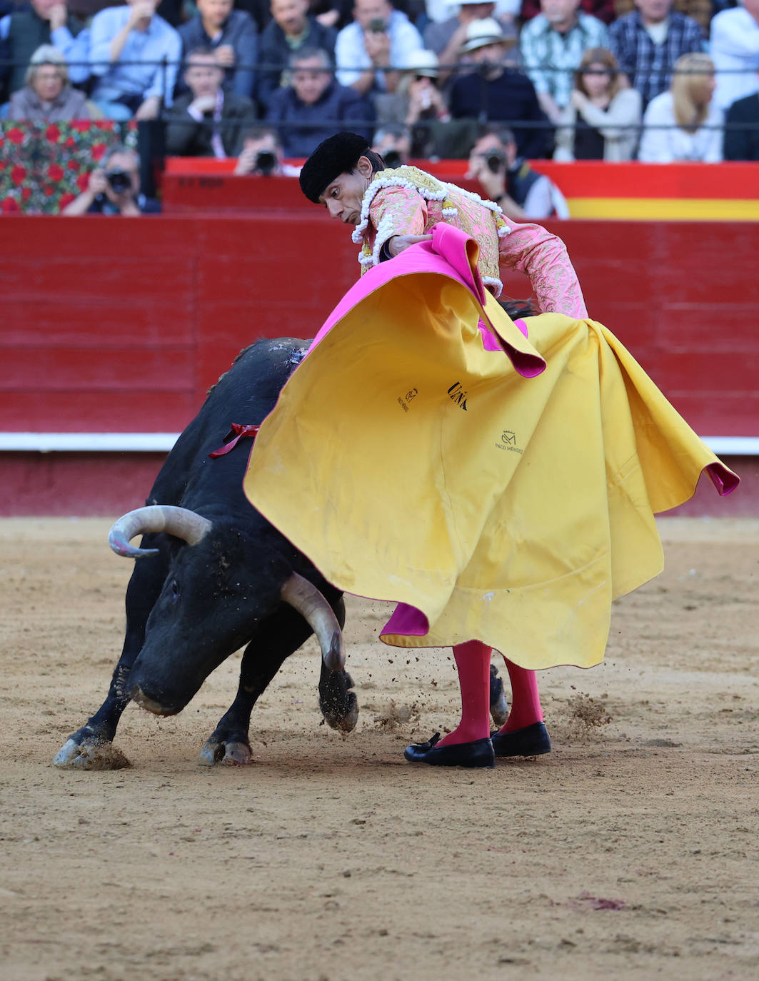 Así fue la corrida de toros de la Feria de Fallas 2023 del 15 de marzo: Paco Ureña, Ángel Téllez y Francisco de Manuel