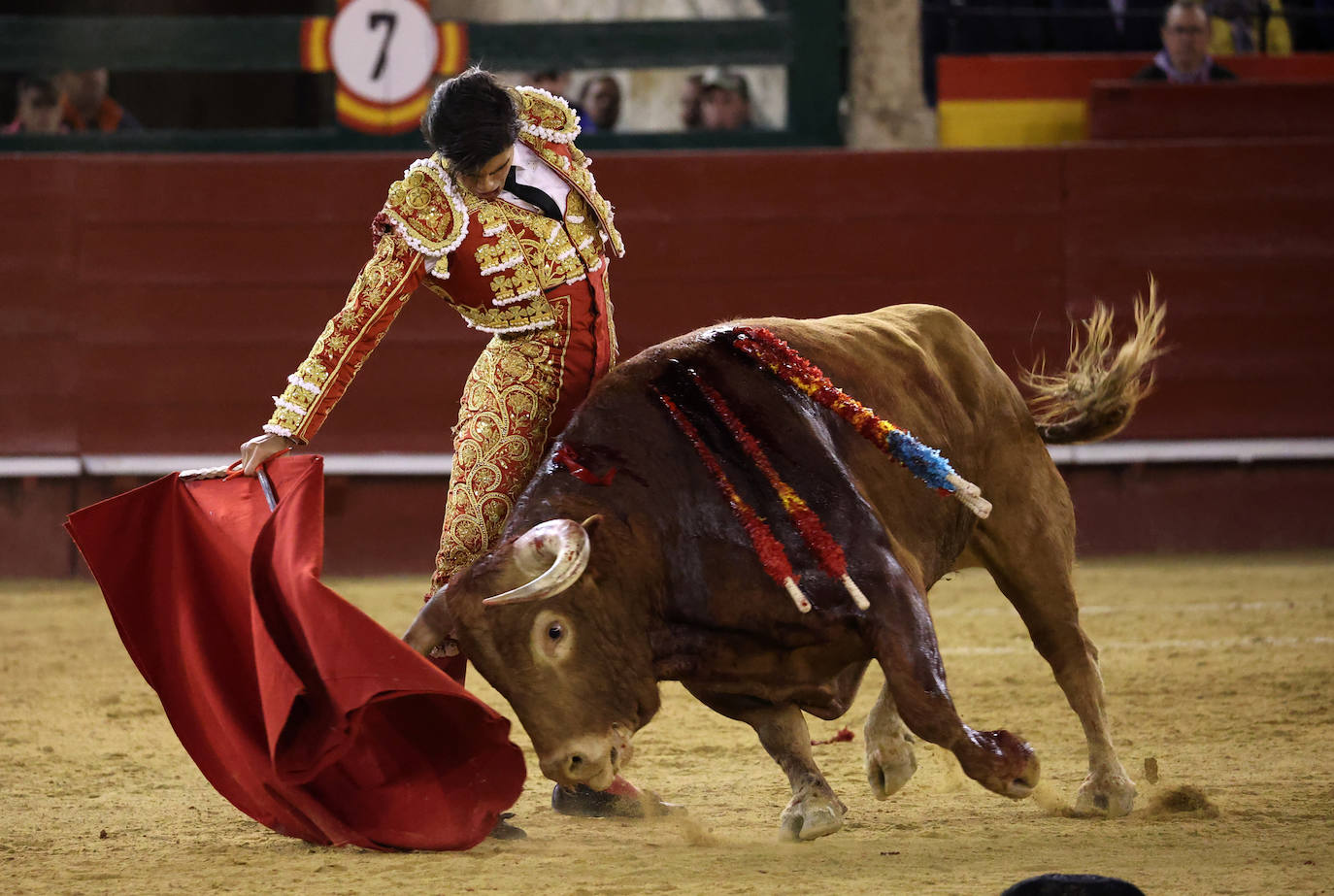 Así fue la corrida de toros de la Feria de Fallas 2023 del 15 de marzo: Paco Ureña, Ángel Téllez y Francisco de Manuel