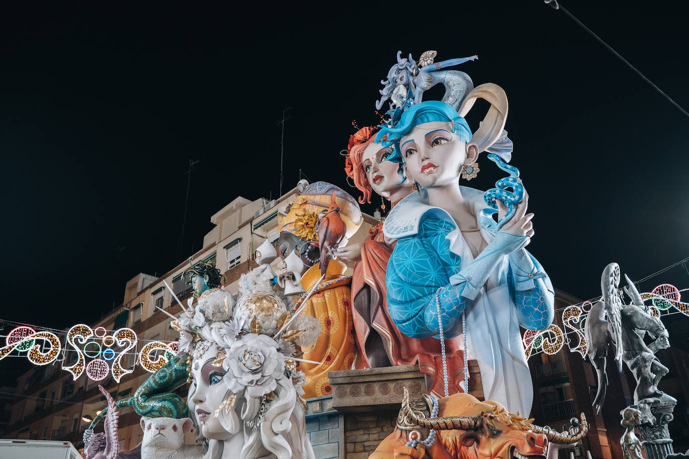 Así es la falla Monestir de Poblet - Aparicio Albiñana (L&#039;Antiga de Campanar)