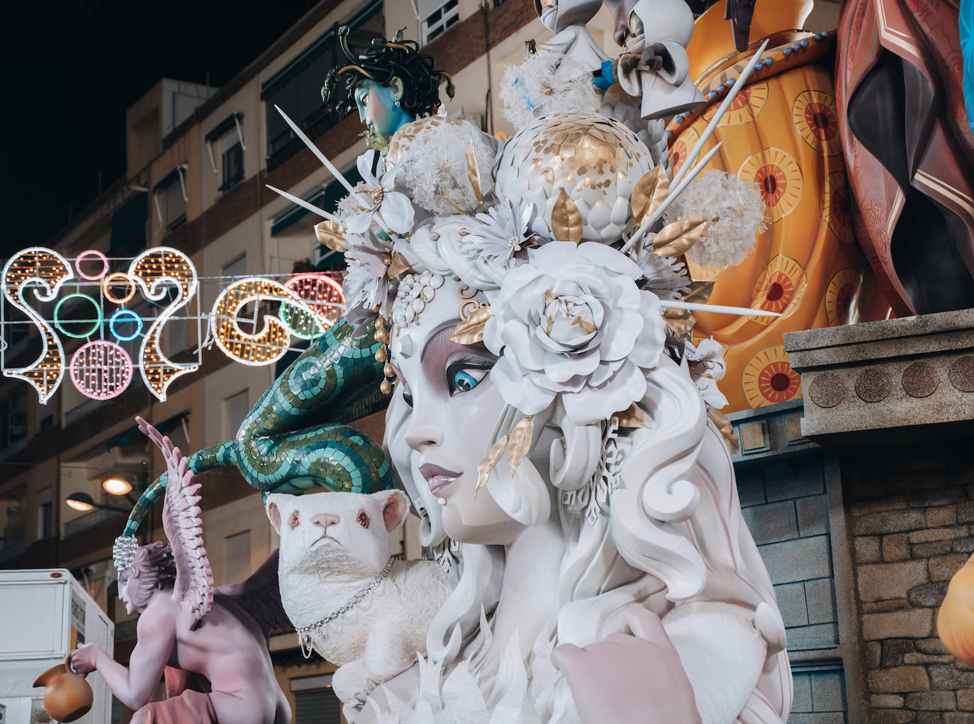 Así es la falla Monestir de Poblet - Aparicio Albiñana (L&#039;Antiga de Campanar)