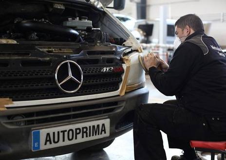 Imagen secundaria 1 - Autoprima estrena nuevo servicio taller de furgonetas Mercedes-Benz en Valencia