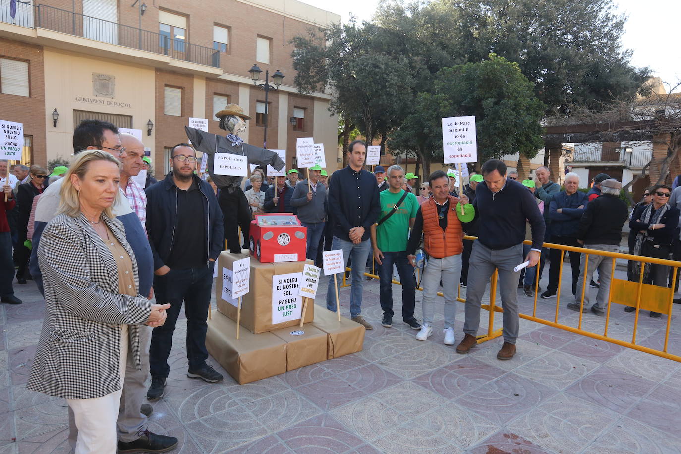 Agricultores protestan por el precio de las expropiaciones de los terrenos de Volkswagen Sagunto