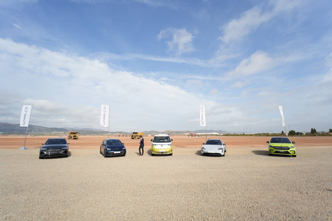 Felipe VI y Pedro Sánchez presiden el inicio de la construcción de la gigafactoría de Volkswagen en Sagunto