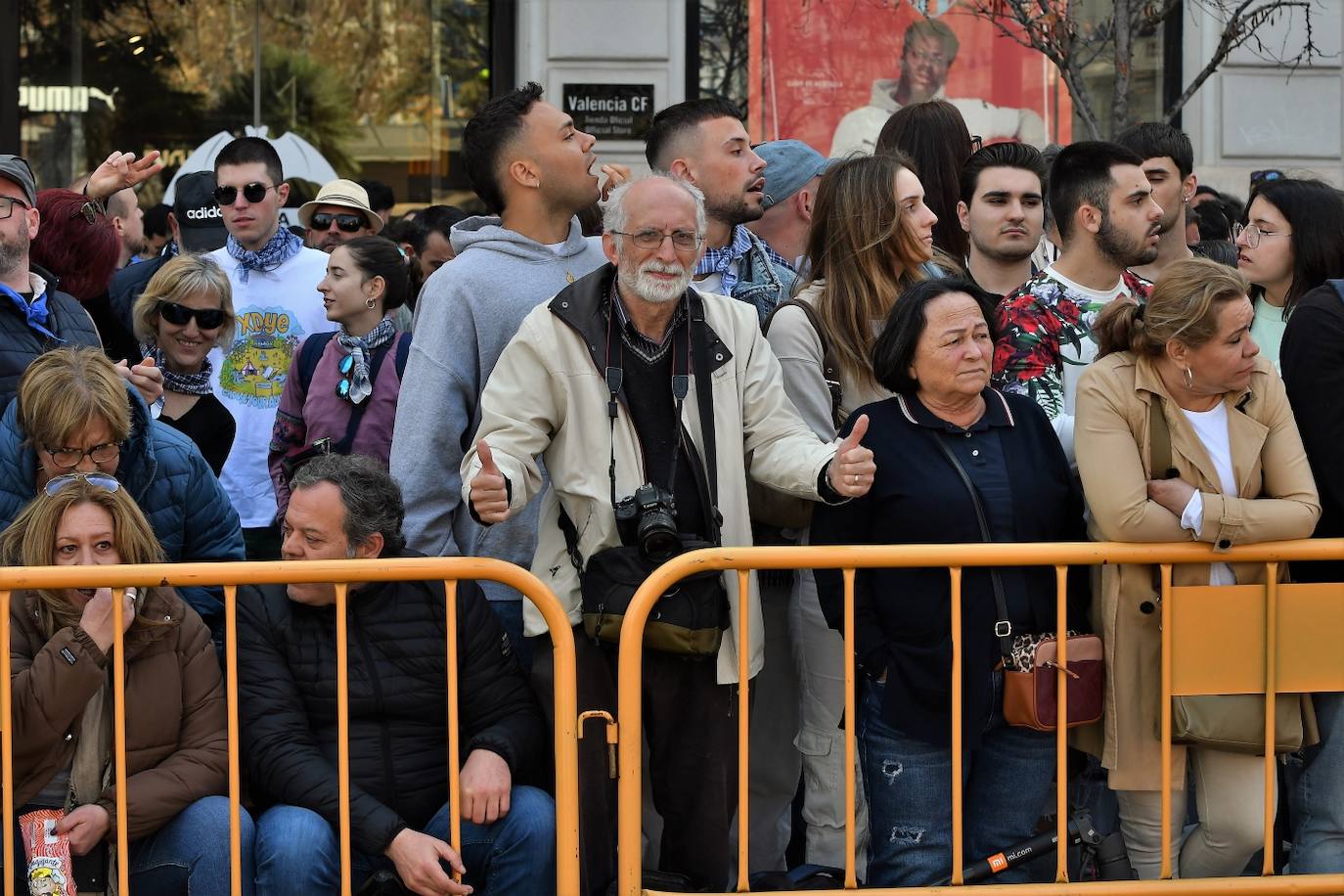 Búscate en la mascletà de este viernes 17 de marzo