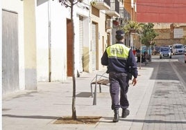 Imagen de archivo de un policía local de Torrent.