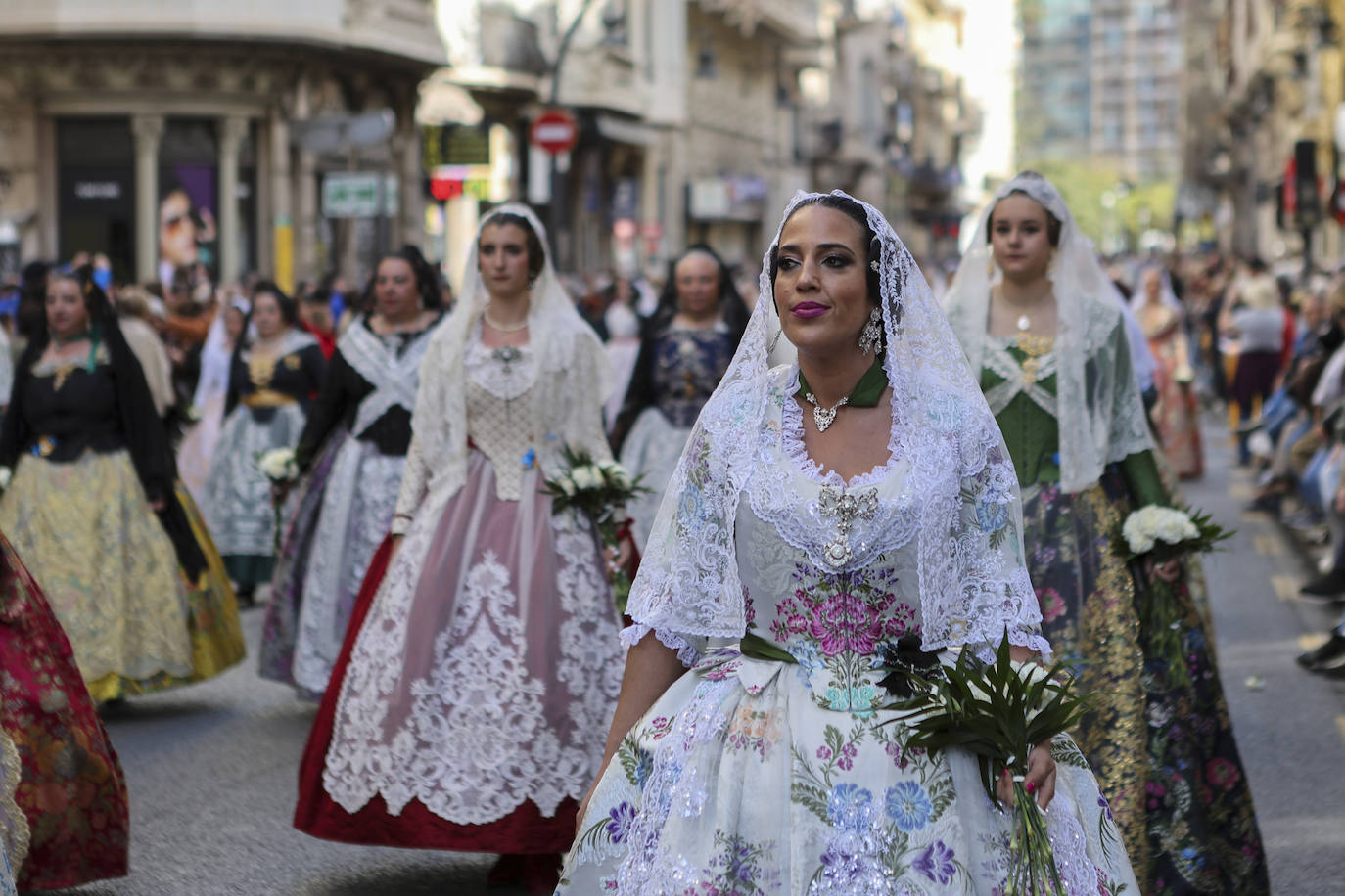 Búscate en la Ofrenda de las Fallas 2023: viernes 17 de marzo