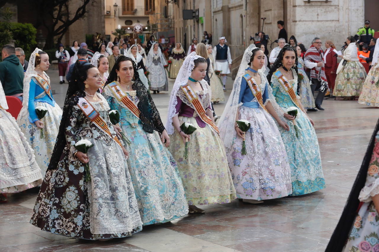 Búscate en la Ofrenda de las Fallas 2023: viernes 17 de marzo