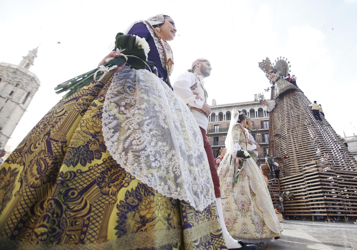 Búscate en la Ofrenda de las Fallas 2023: viernes 17 de marzo