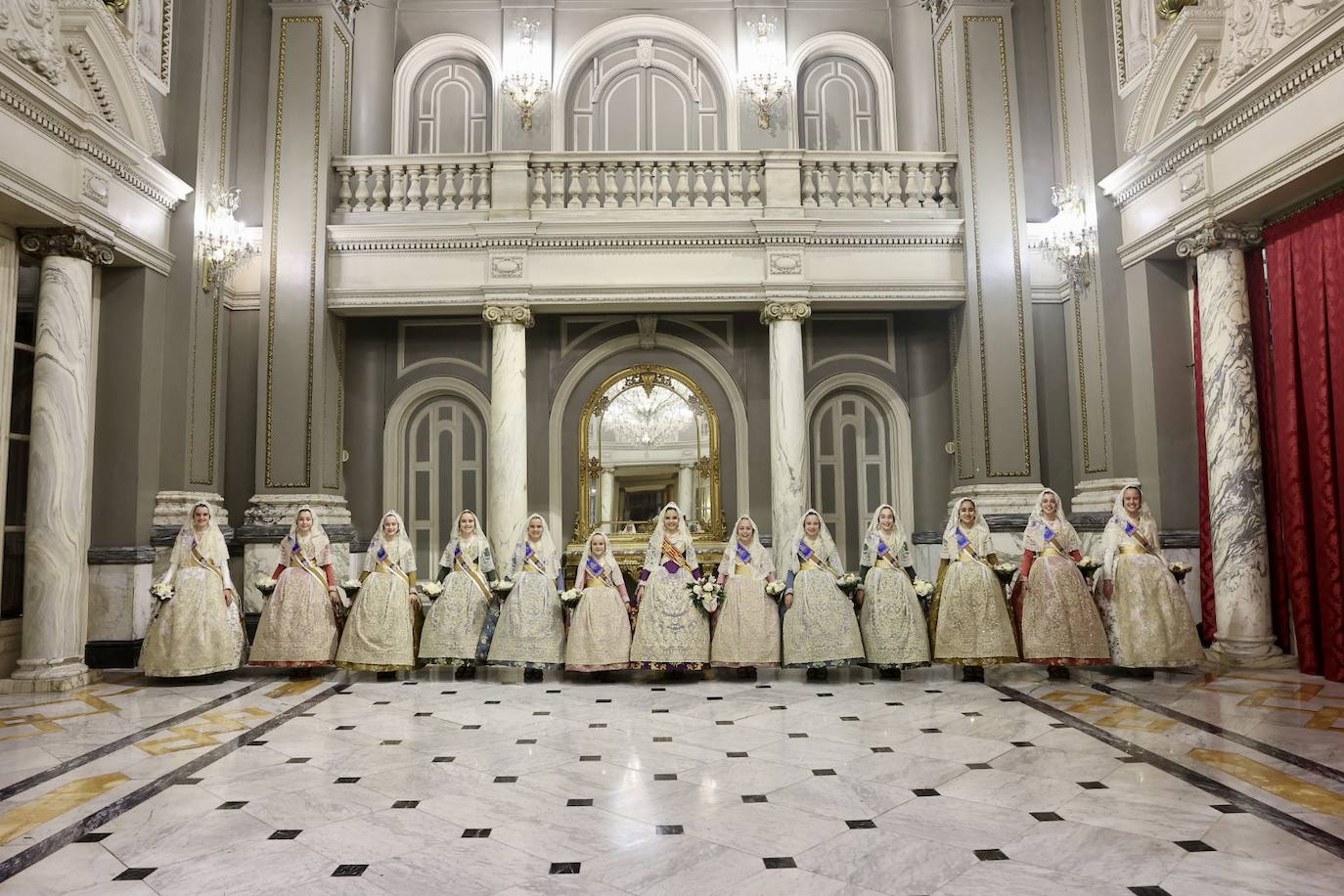 Búscate en la Ofrenda de las Fallas 2023: viernes 17 de marzo