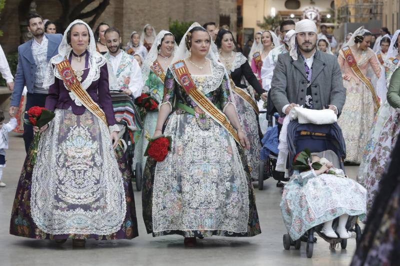 Búscate en la Ofrenda de las Fallas 2023: viernes 17 de marzo