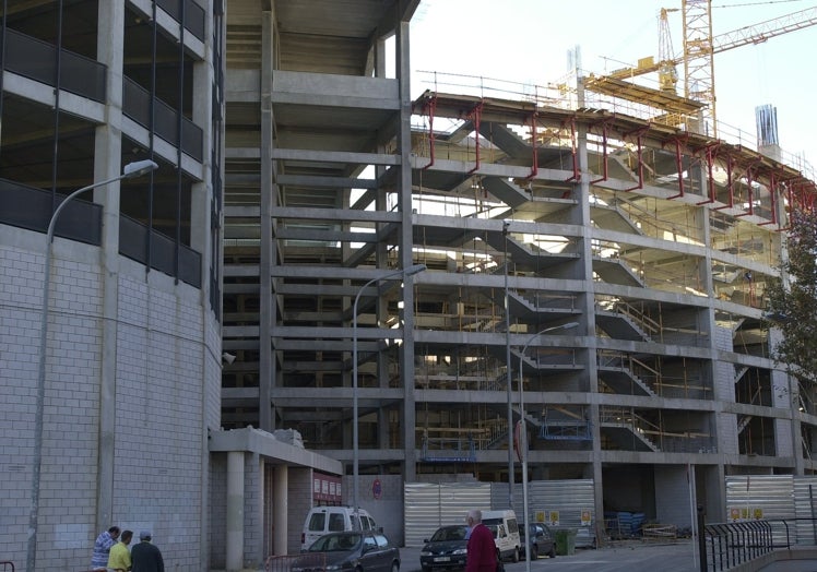 Construcción de una de las torres de Mestalla.