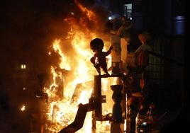 Cremà de la falla infantil del Ayuntamiento de Valencia en las Fallas 2022.