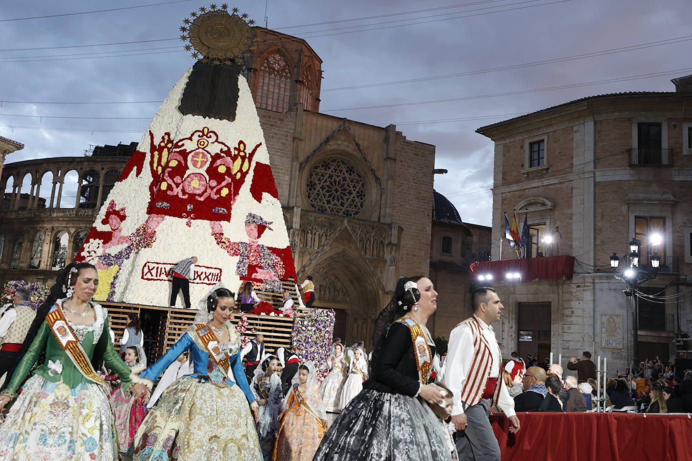 Búscate en la Ofrenda de Fallas del sábado 18 de marzo de 2023