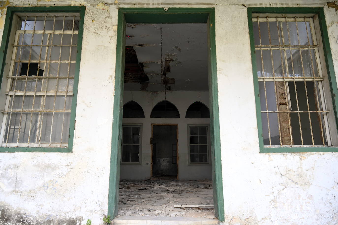 La casa abandonada de Fayrouz, cantante libanesa y musa de Macron