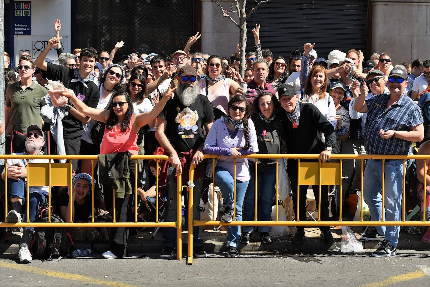 Búscate en la mascletà del 19 de marzo