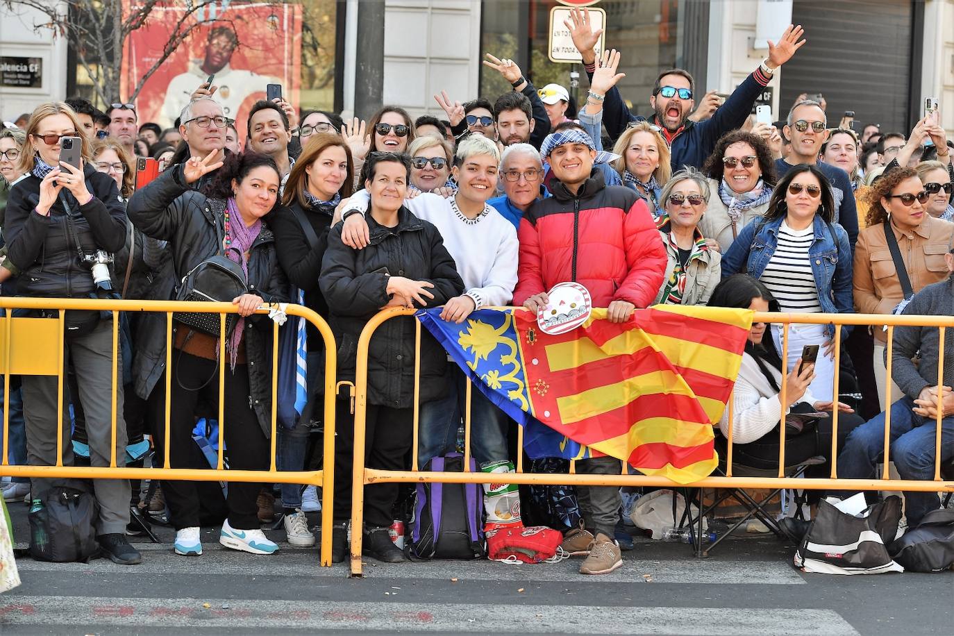 Búscate en la mascletà del 19 de marzo