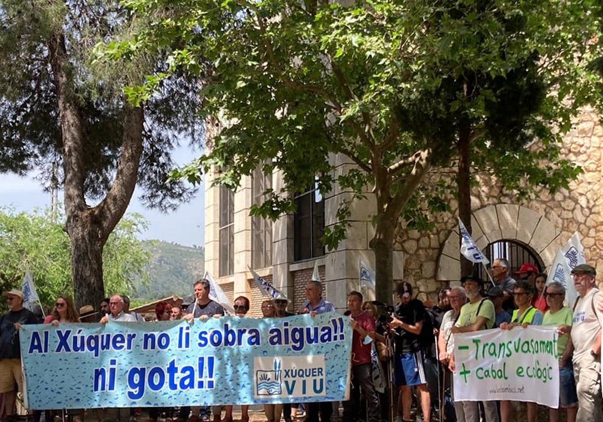 Acto de protesta organizado por Xúquer Viu.