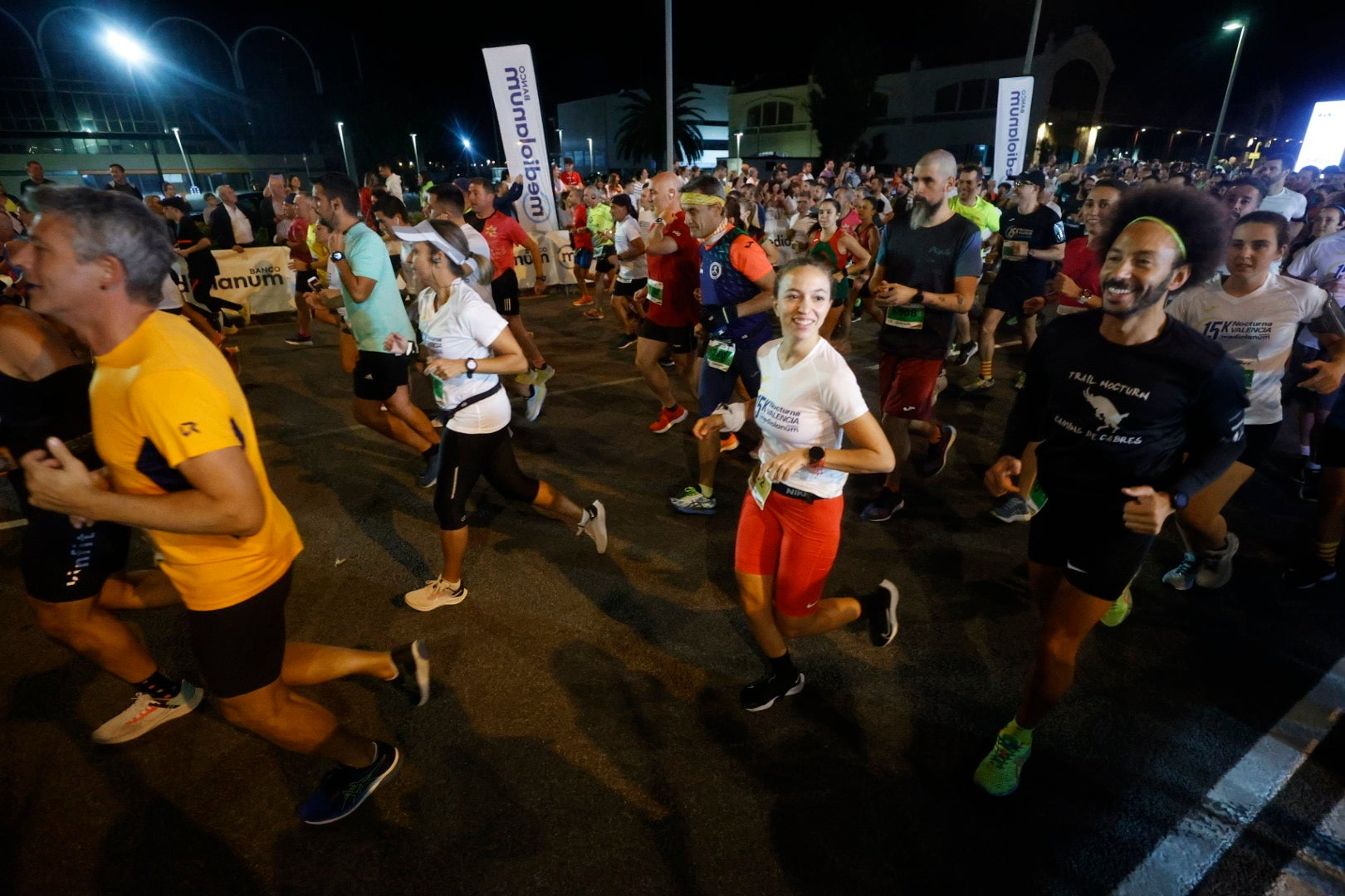 Salida de la carrera 15K nocturna en la Marina Real en la edición de 2022