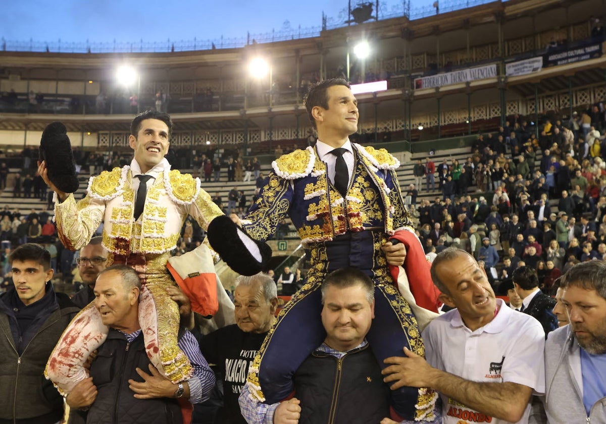 Manzanares y Talavante, maestros por la puerta grande.