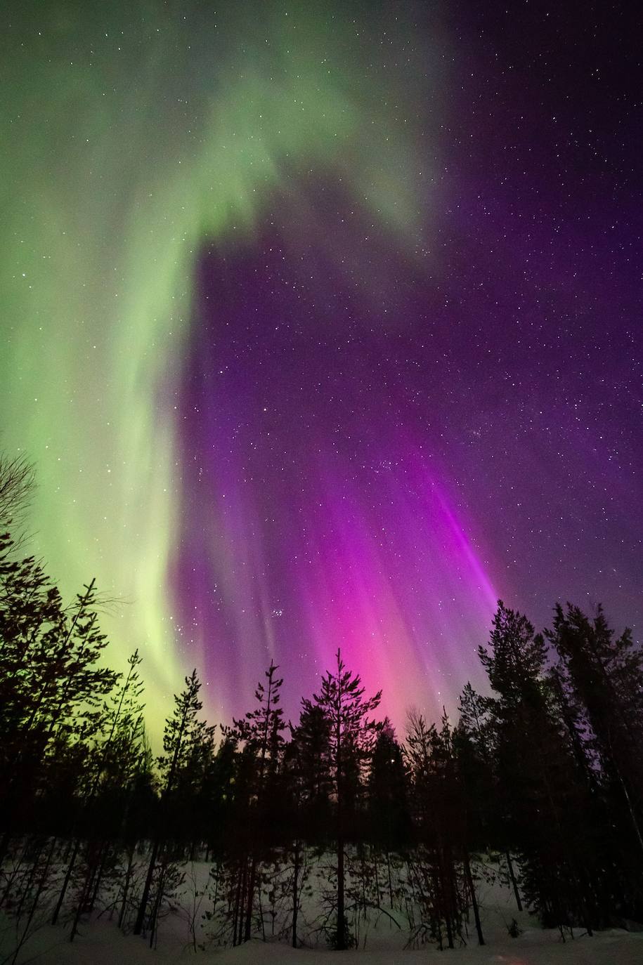 Las espectaculares auroras boreales que ha dejado una fuerte tormenta solar en Finlandia