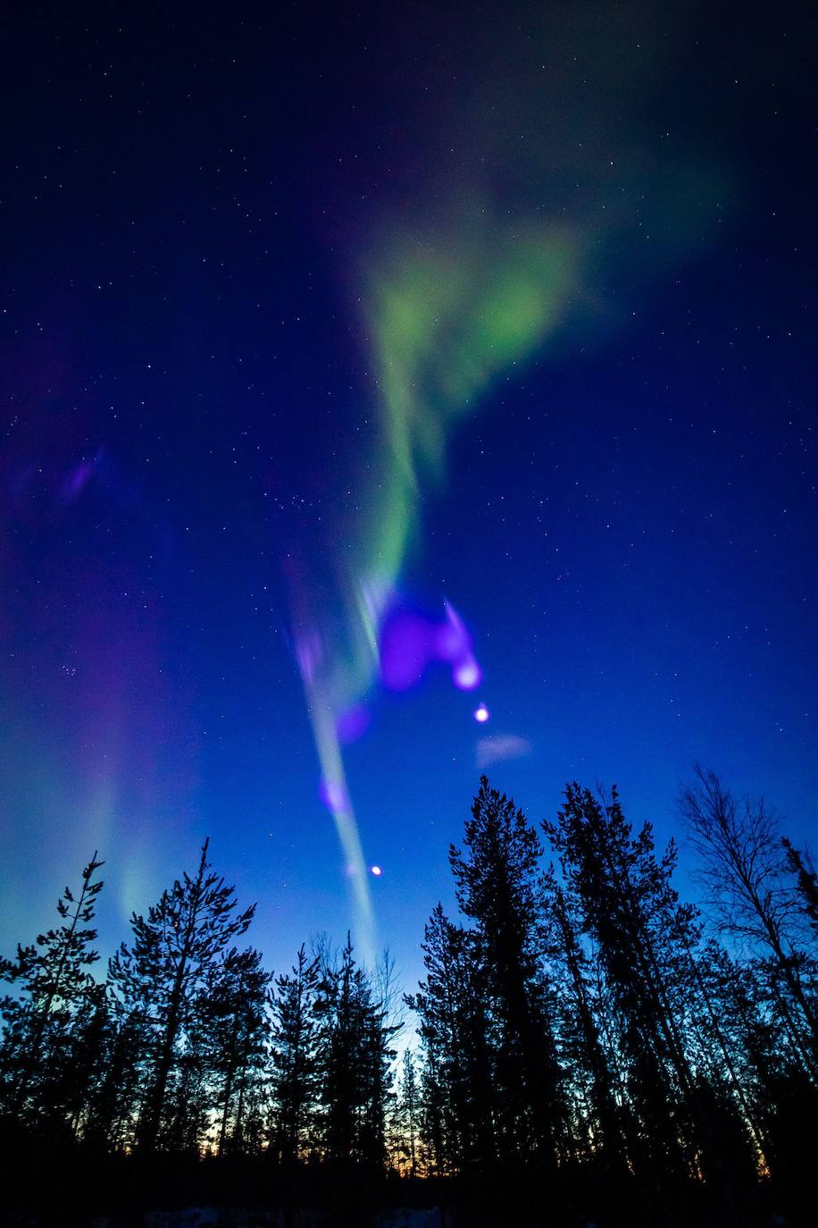 Las espectaculares auroras boreales que ha dejado una fuerte tormenta solar en Finlandia