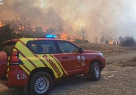 Efectivos de bomberos en la zona del incendio.